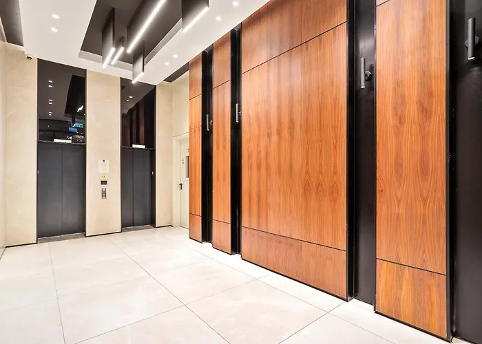 Deluxe 1 Bedrooms Apartment Terrace In City Center